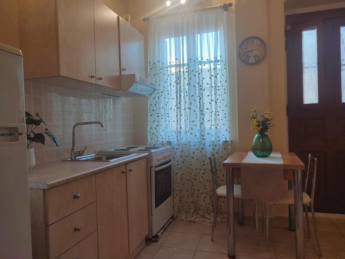 Apartment Caesar Cozy In Ermoupoli
